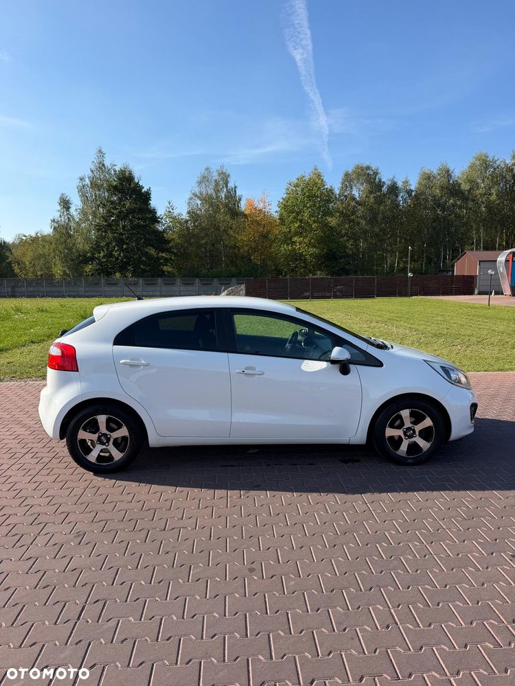 Kia Rio - 8