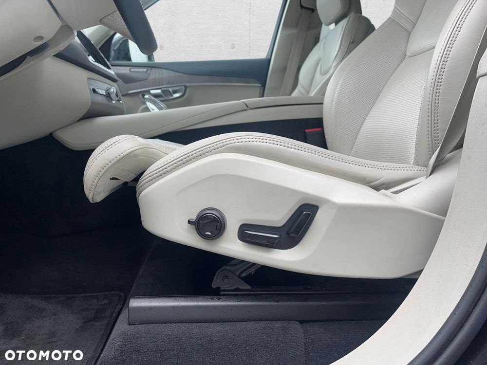 Volvo XC 90 - 12