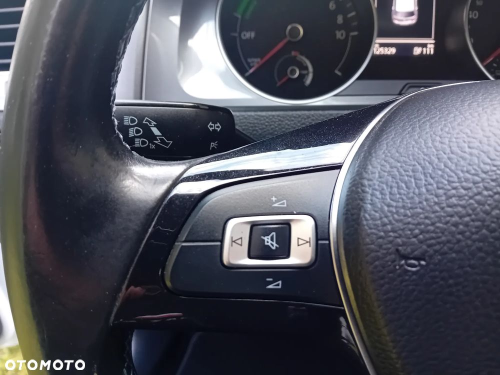 Volkswagen Golf - 17