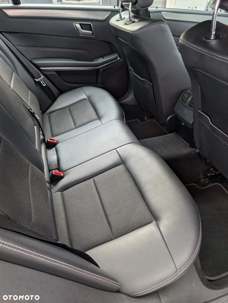 Mercedes-Benz Klasa E 220 CDI BlueEff Avantgarde - 30