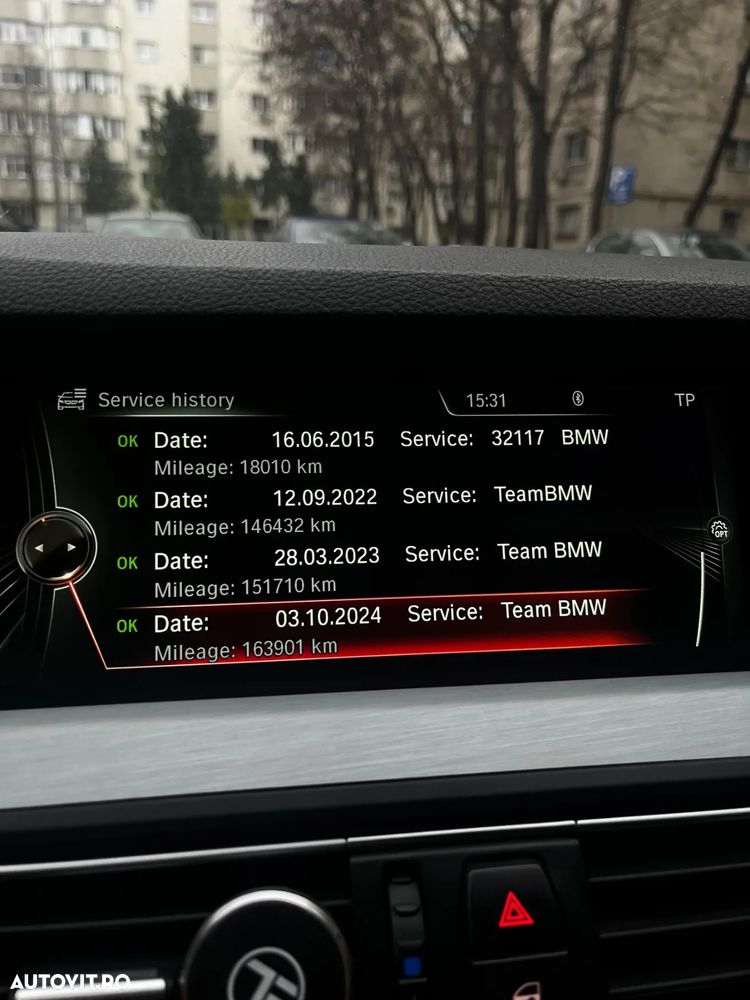 BMW Seria 5 525d xDrive - 12