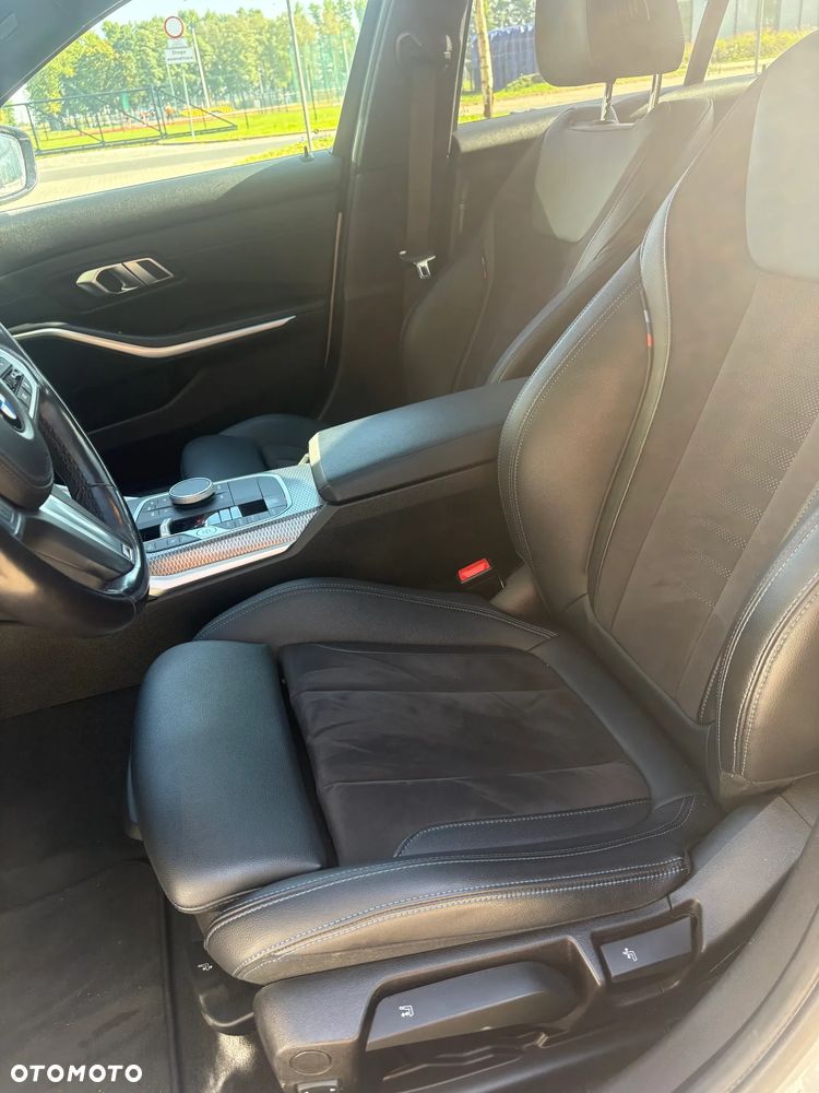 BMW Seria 3 318i M Sport sport - 22
