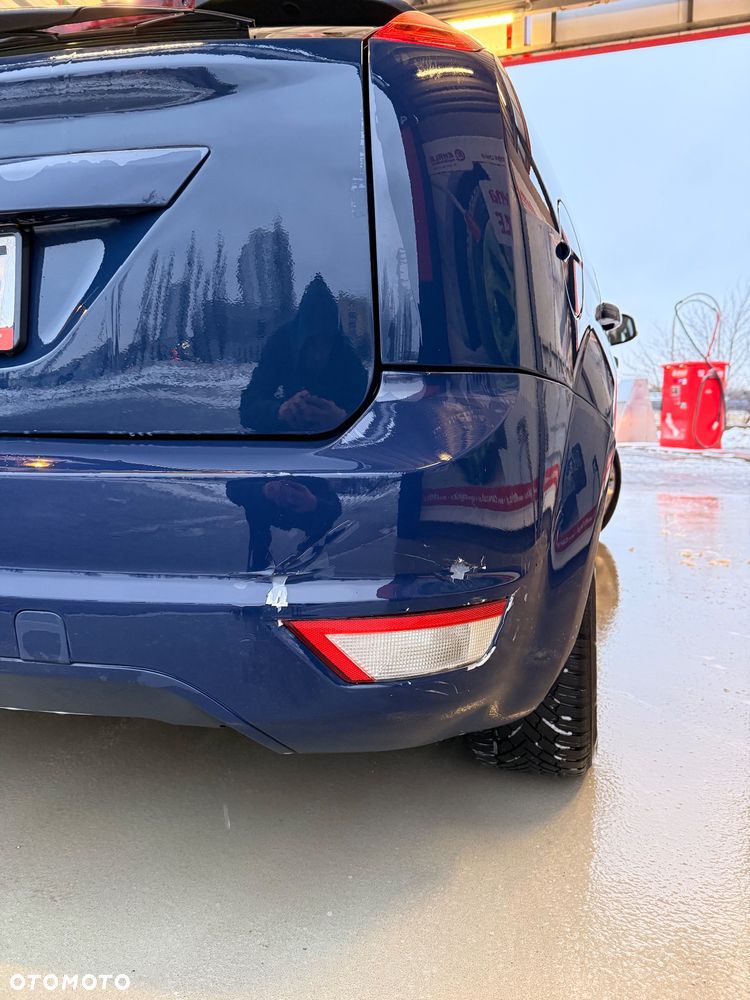 Ford Focus 2.0 Ghia - 7