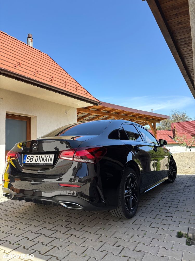 Mercedes-Benz A 220 4Matic 7G-DCT AMG Line - 3