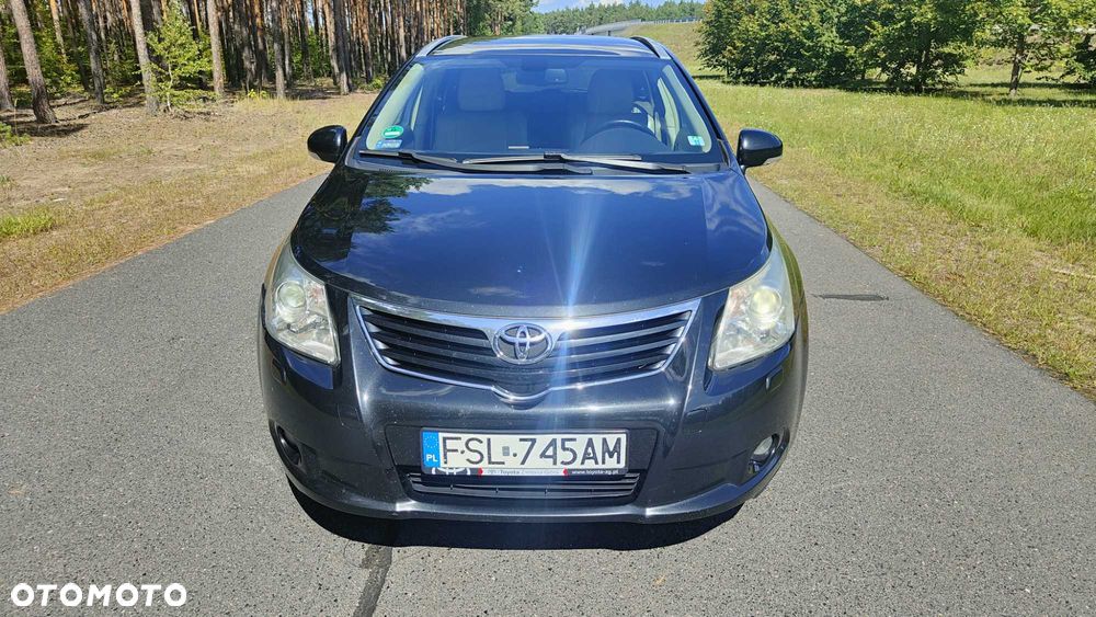 Toyota Avensis - 8
