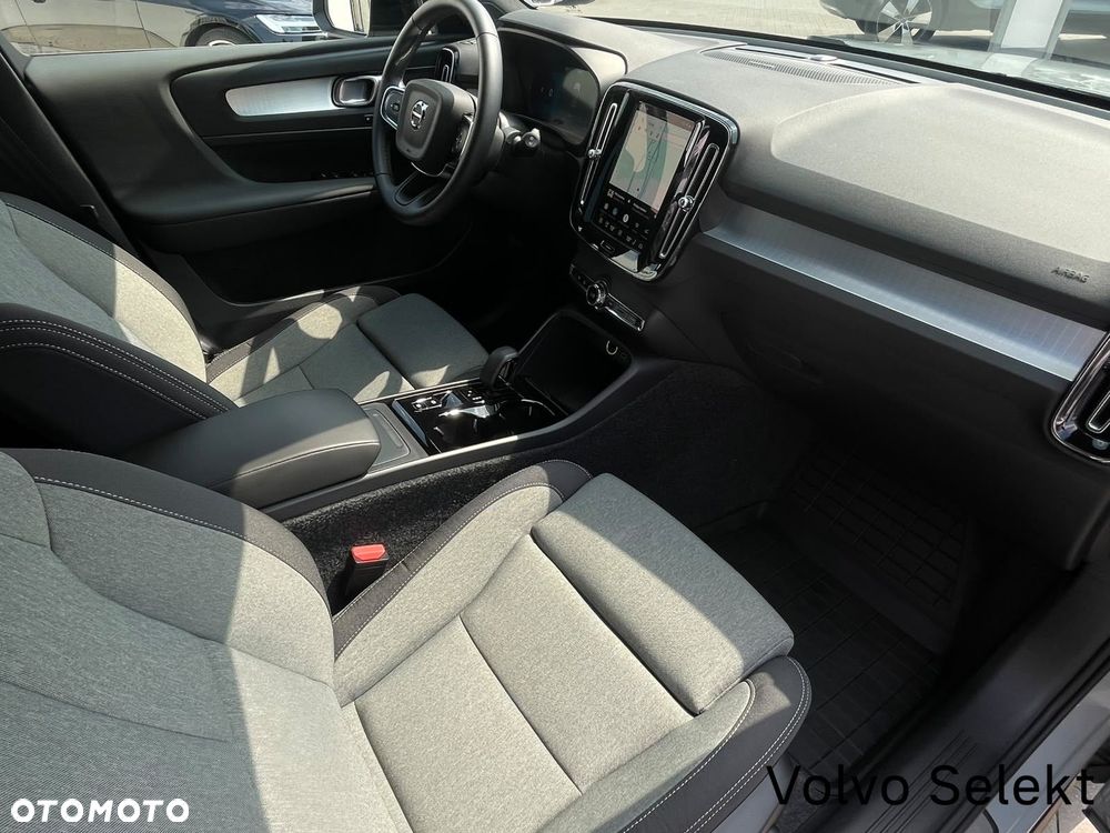 Volvo XC 40 B3 Plus Dark - 23