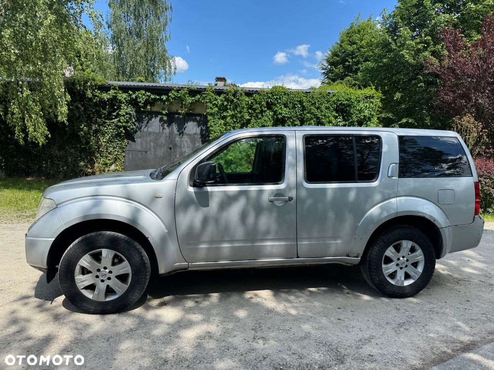 Nissan Pathfinder 2.5 DCi Elegance + - 4