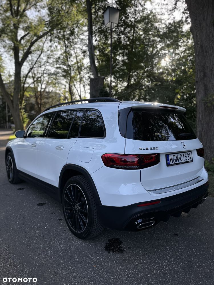 Mercedes-Benz GLB 250 4Matic 8G-DCT AMG Line - 6