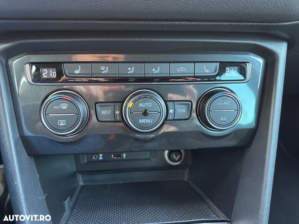 Volkswagen Tiguan 2.0 TDI 4Mot Comfortline - 24