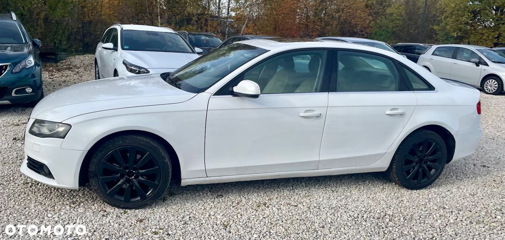 Audi A4 Limousine - 14