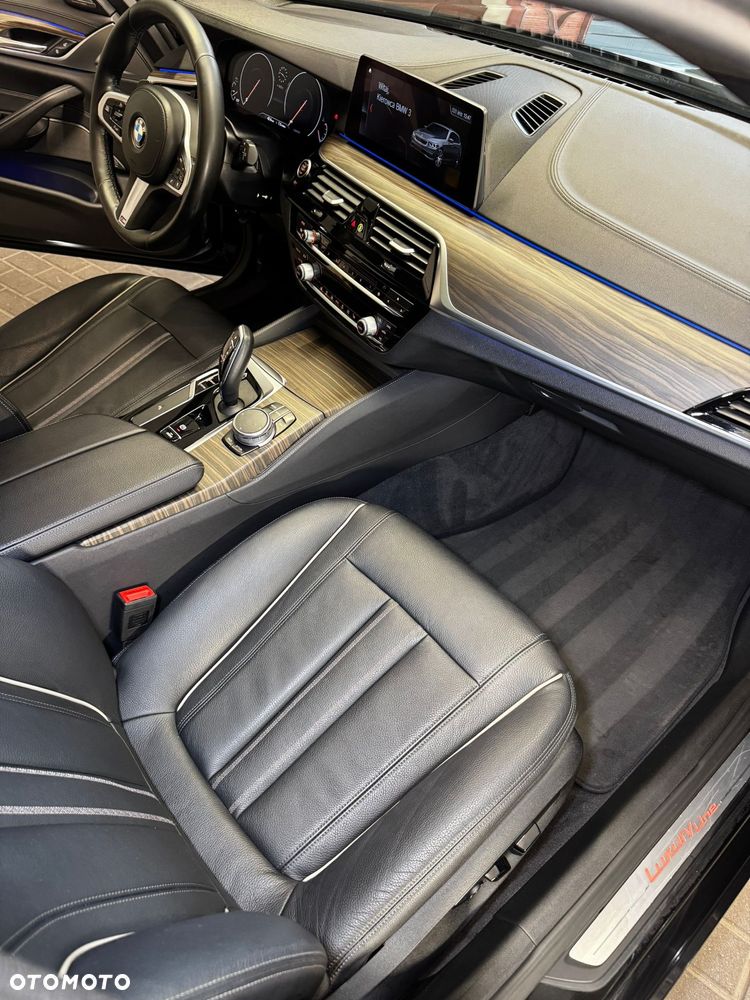 BMW Seria 5 520d Luxury Line - 9