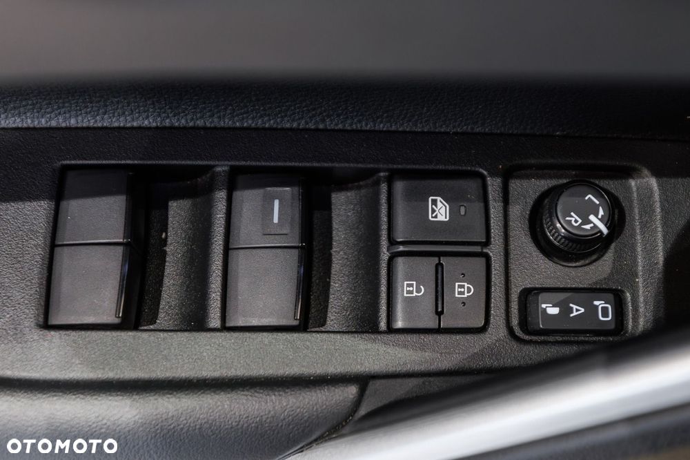 Toyota Corolla Cross - 23