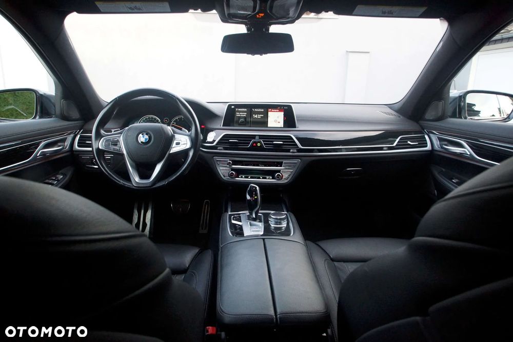 BMW Seria 7 740Li xDrive - 23