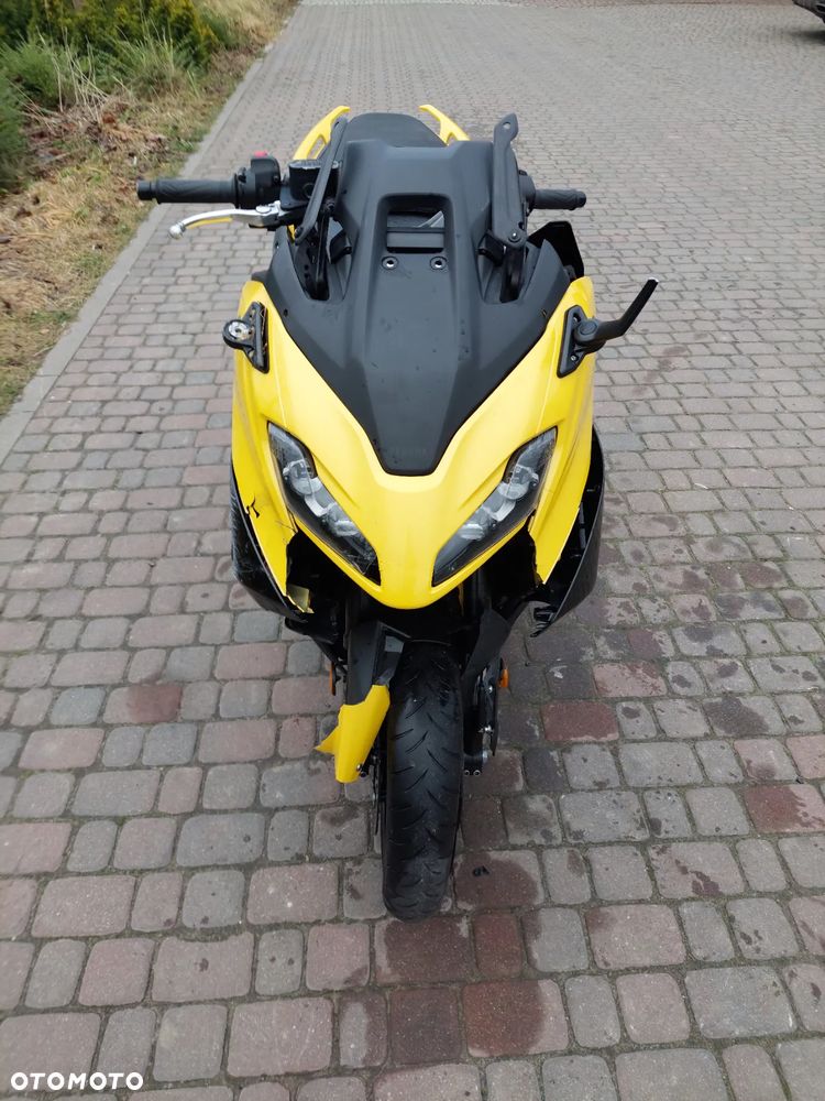 Yamaha Tmax - 8