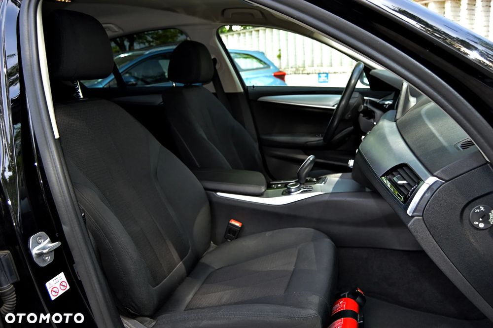 BMW Seria 5 518d - 9