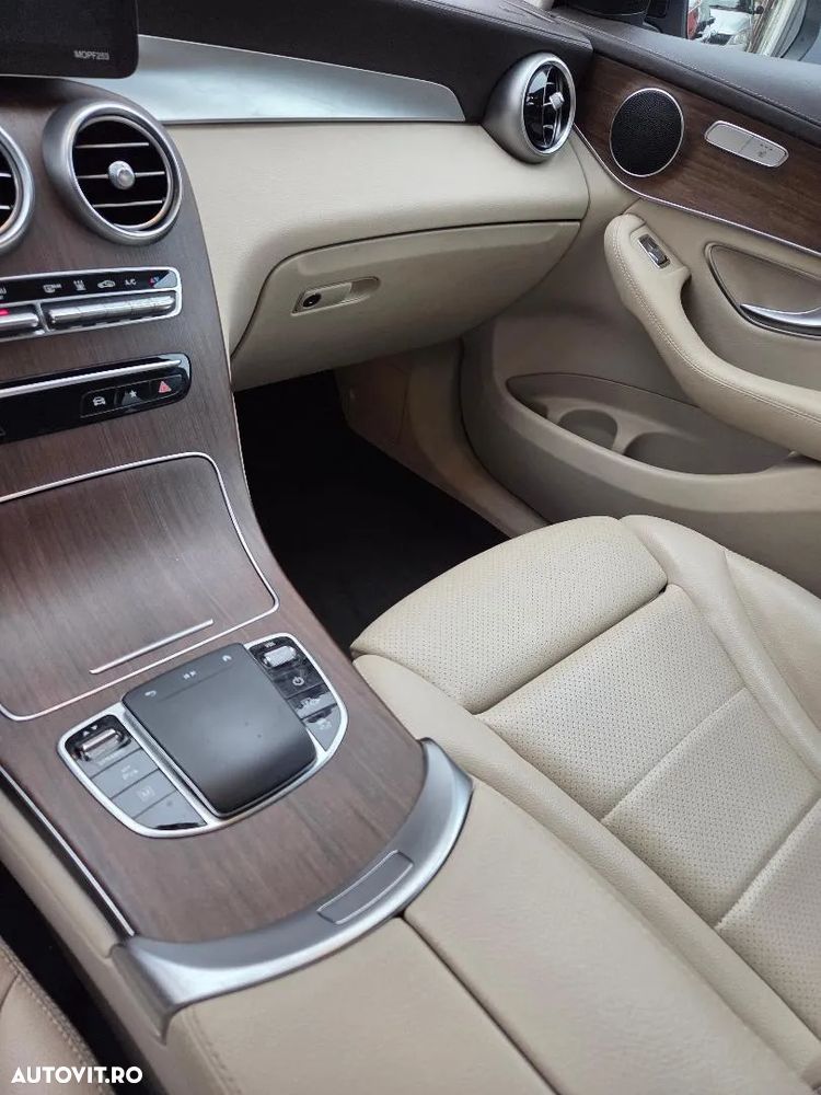 Mercedes-Benz GLC - 12