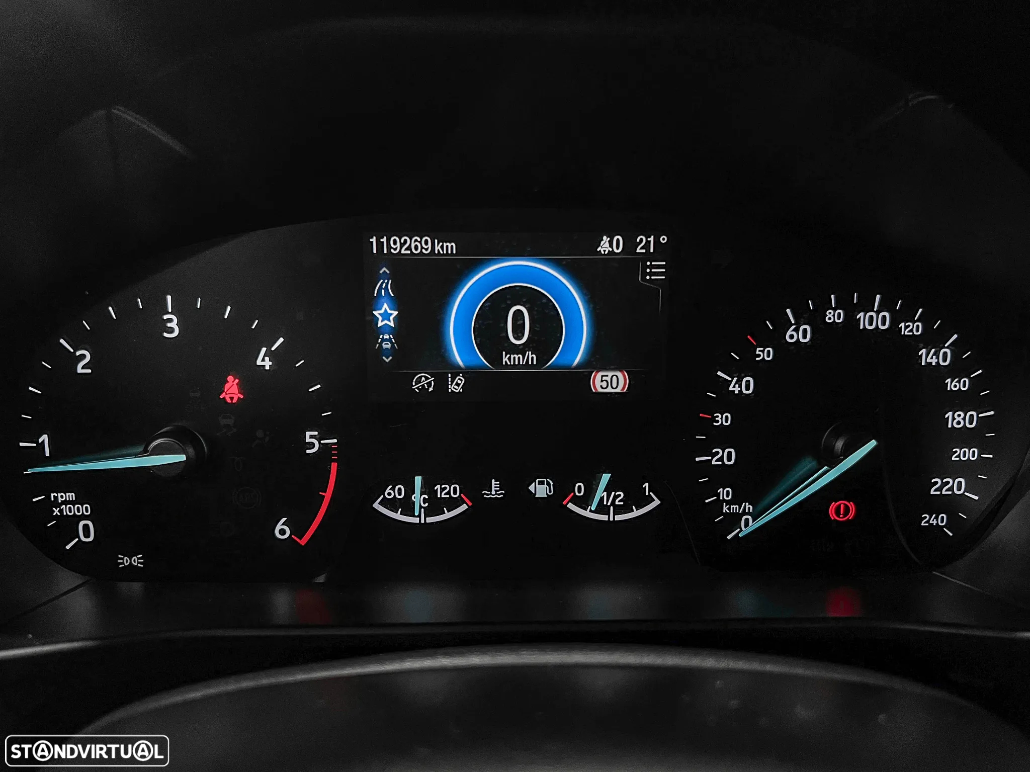 Ford Focus 1.5 TDCi EcoBlue ST-Line - 32