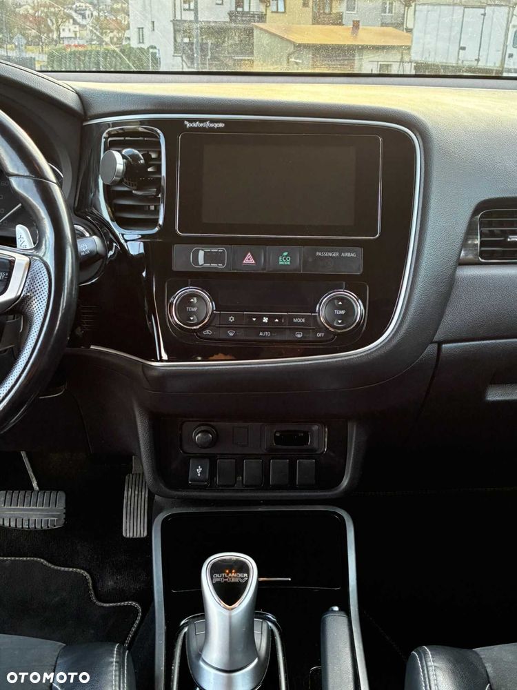 Mitsubishi Outlander - 7