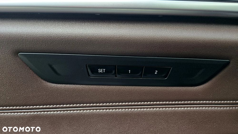 BMW Seria 5 520d Luxury Line sport - 36