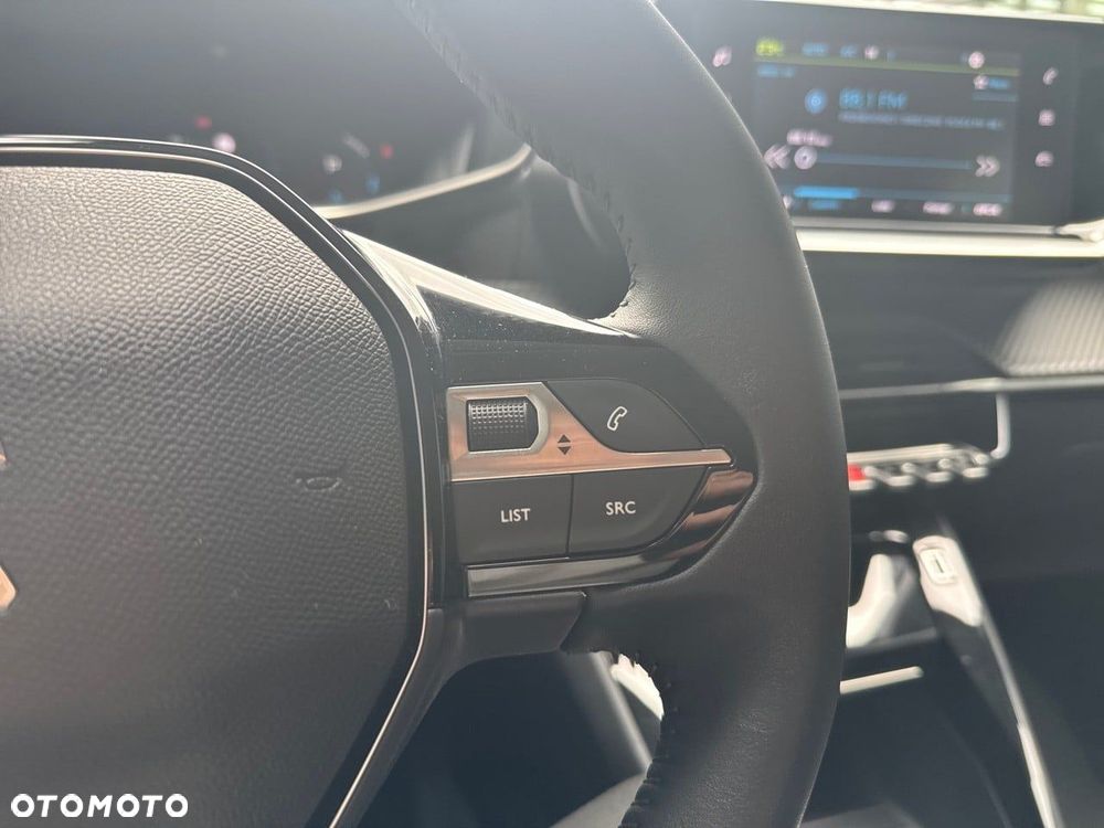 Peugeot 208 50kWh Allure - 16