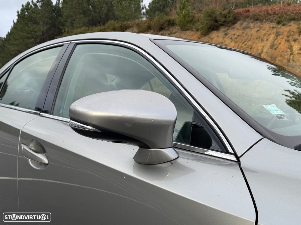 Lexus IS 300H Pack Executive+ - 22