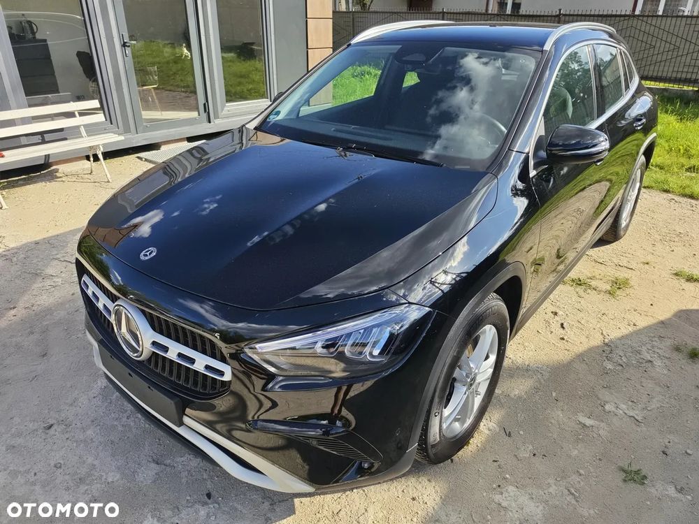 Mercedes-Benz GLA 200 7G-DCT Progressive - 3