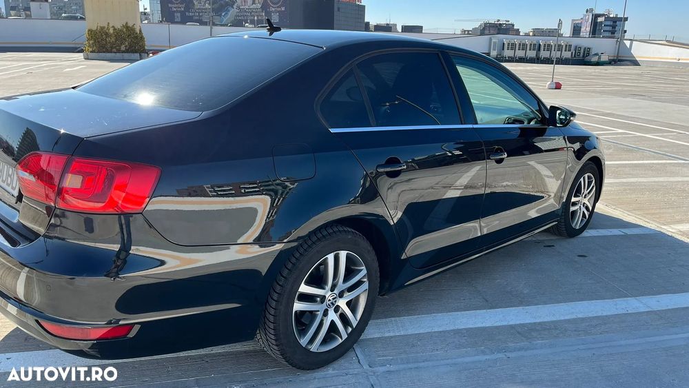 Volkswagen Jetta 1.6 TDI CR DPF DSG Comfortline - 6