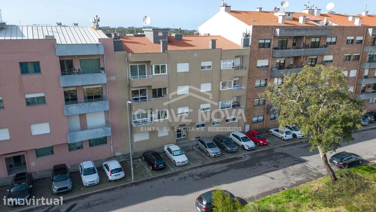 T2 com Terraço de 40m² e 2 Lugares de Garagem - Grande imagem: 3/24