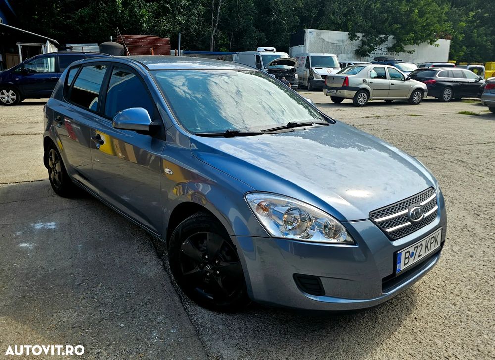 Kia Ceed - 1