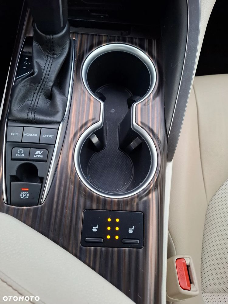 Toyota Camry 2.5 Hybrid Executive CVT - 23