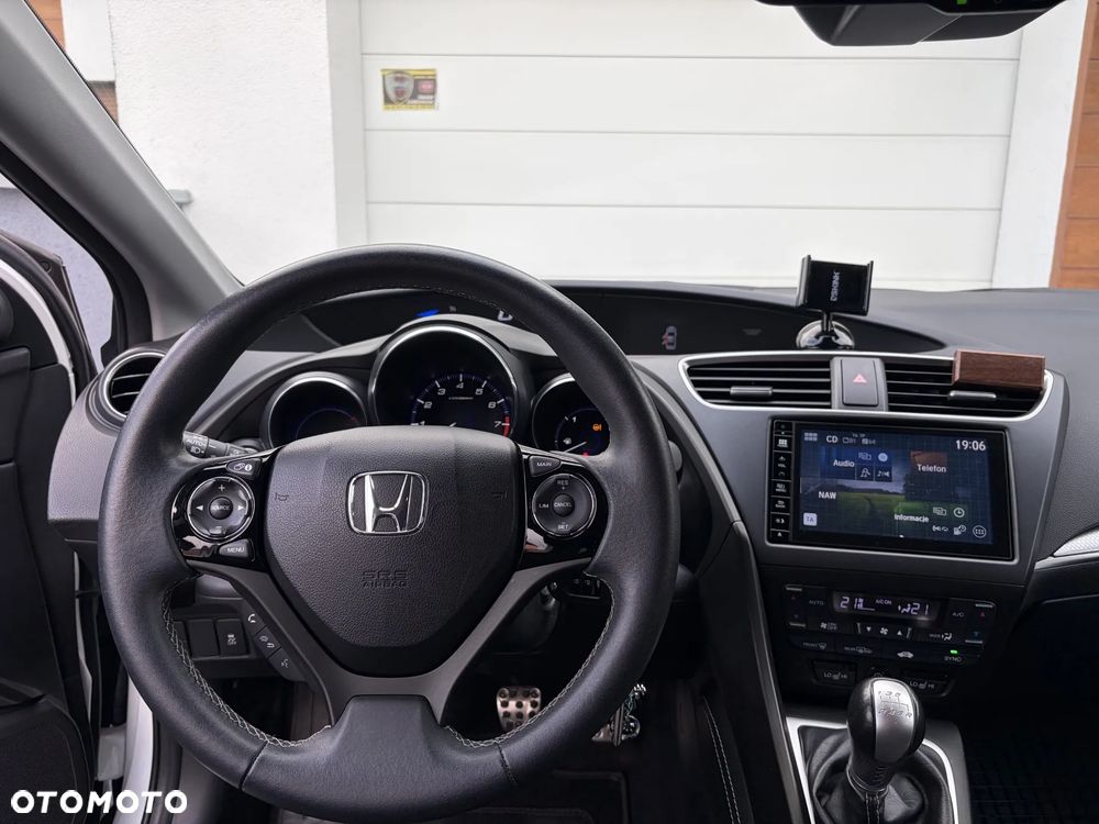 Honda Civic 1.8 Lifestyle (Honda Connect+) - 6