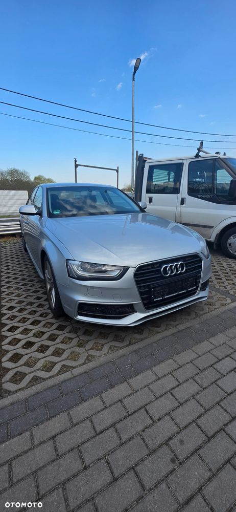 Audi A4 Limousine 1.8 TFSI S line Sportpaket - 1