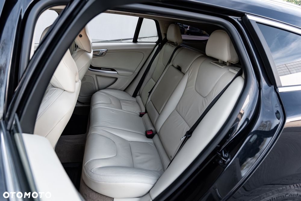 Volvo V60 T6 AWD Geartronic Summum - 20