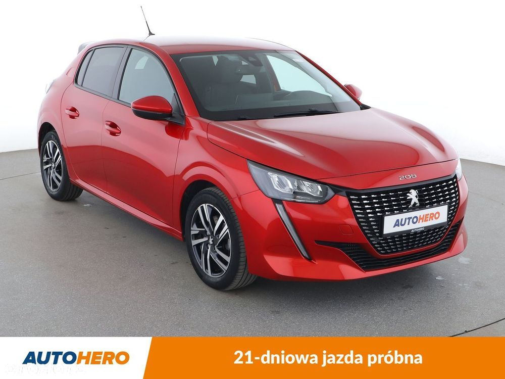 Peugeot 208 - 8