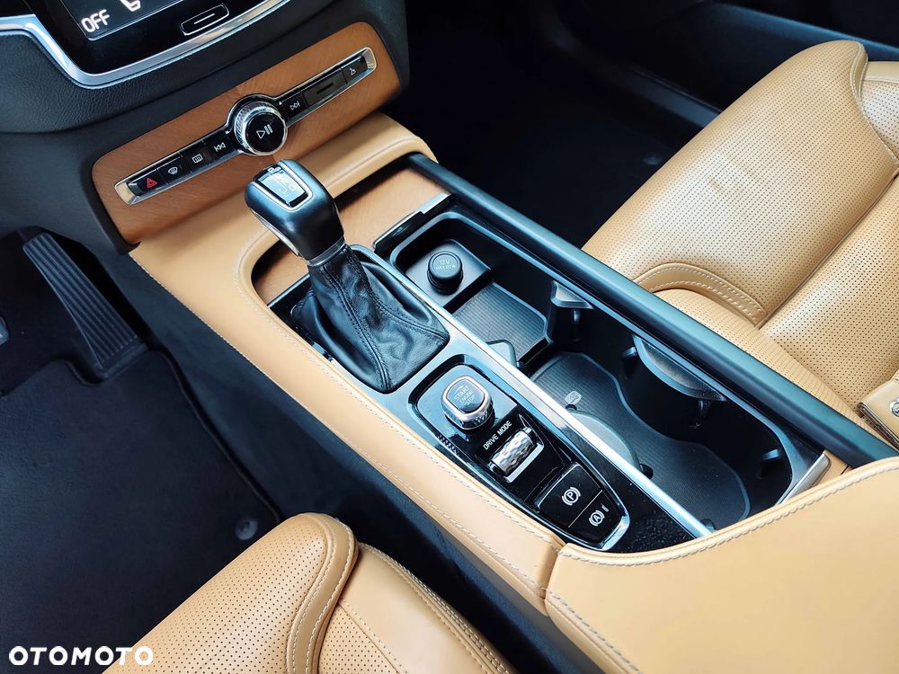 Volvo XC 90 T6 AWD Inscription 7os - 13