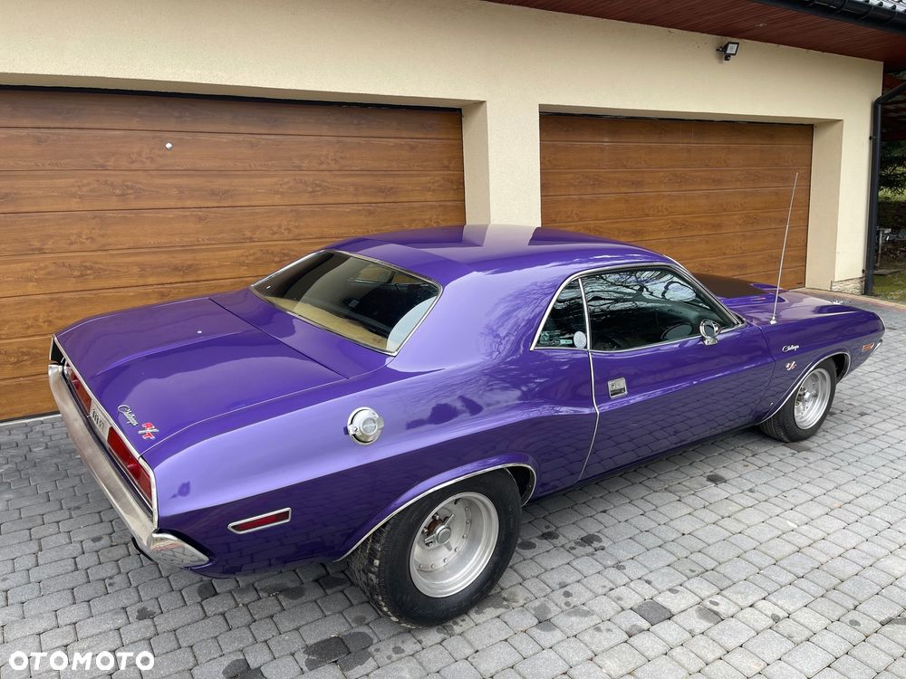 Dodge Challenger - 9