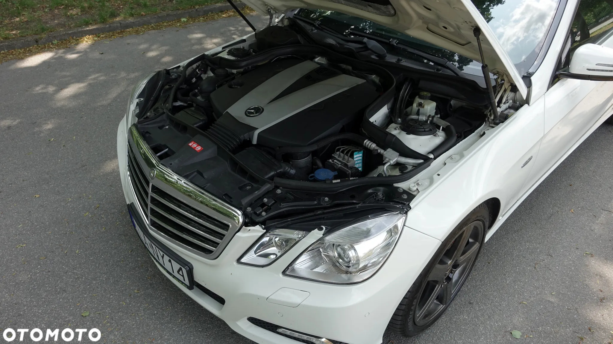 Mercedes-Benz Klasa E 300 CDI DPF BlueEFFICIENCY 7G-TRONIC Avantgarde - 25
