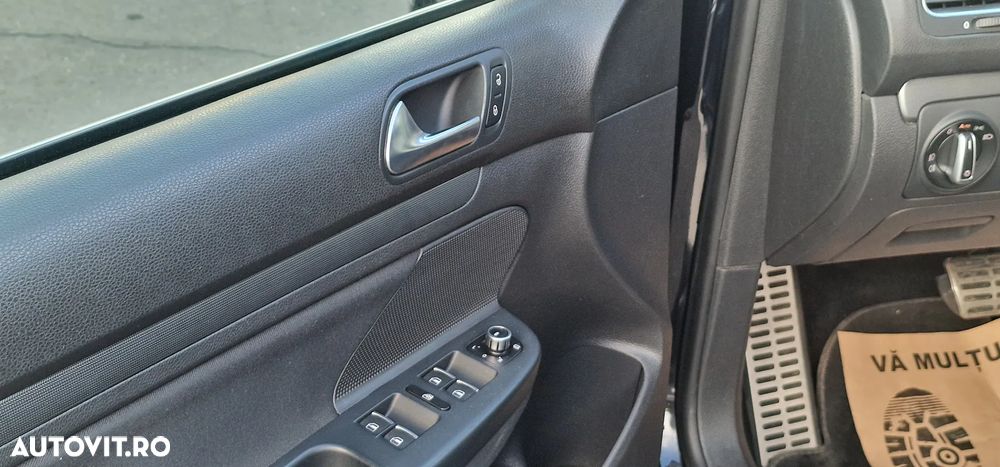 Volkswagen Golf 2.0 TDI BlueMotion Technology Comfortline DSG - 9