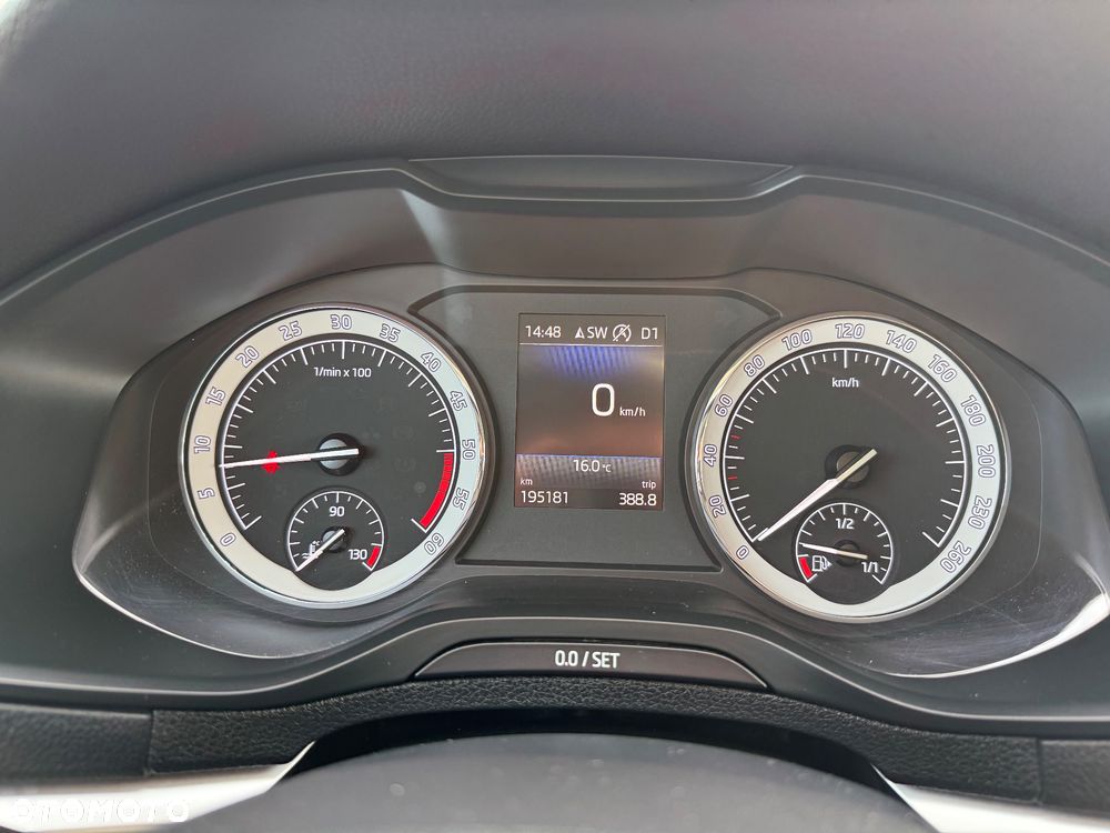 Skoda Karoq 1.6 TDI SCR DSG Style - 23