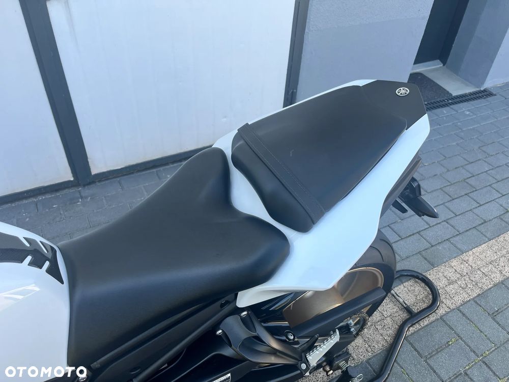 Yamaha FZ8 - 15