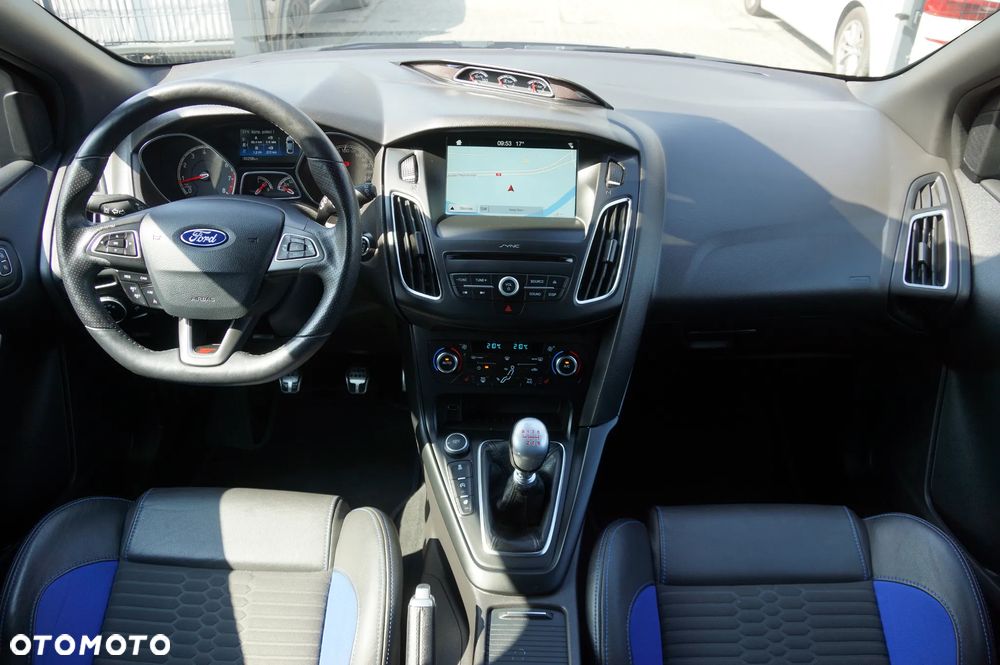 Ford Focus ST - 11