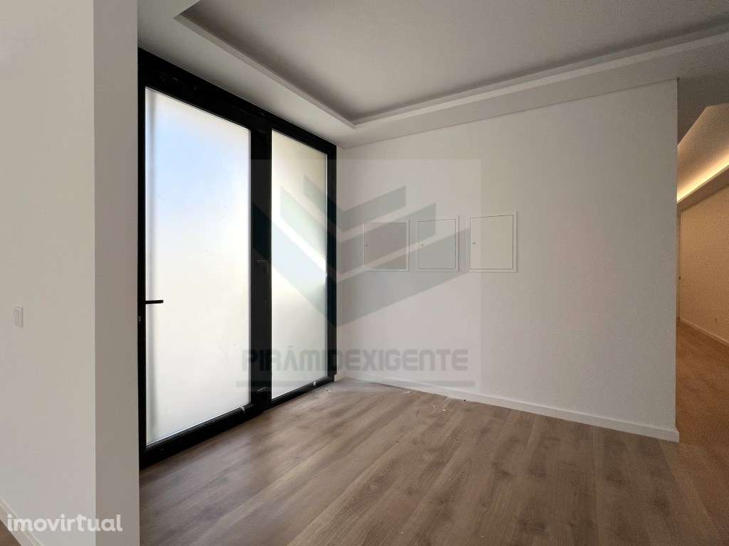 Ampla Moradia T4 em Azeitão: 72m² Open Space, 3 Suítes - Grande imagem: 4/32