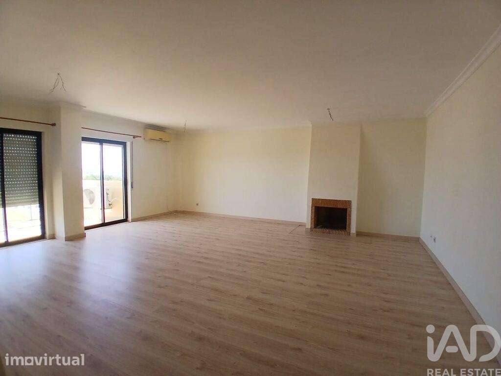 Apartamento T4 em Faro (Sé e São Pedro) de 100,00 m2
