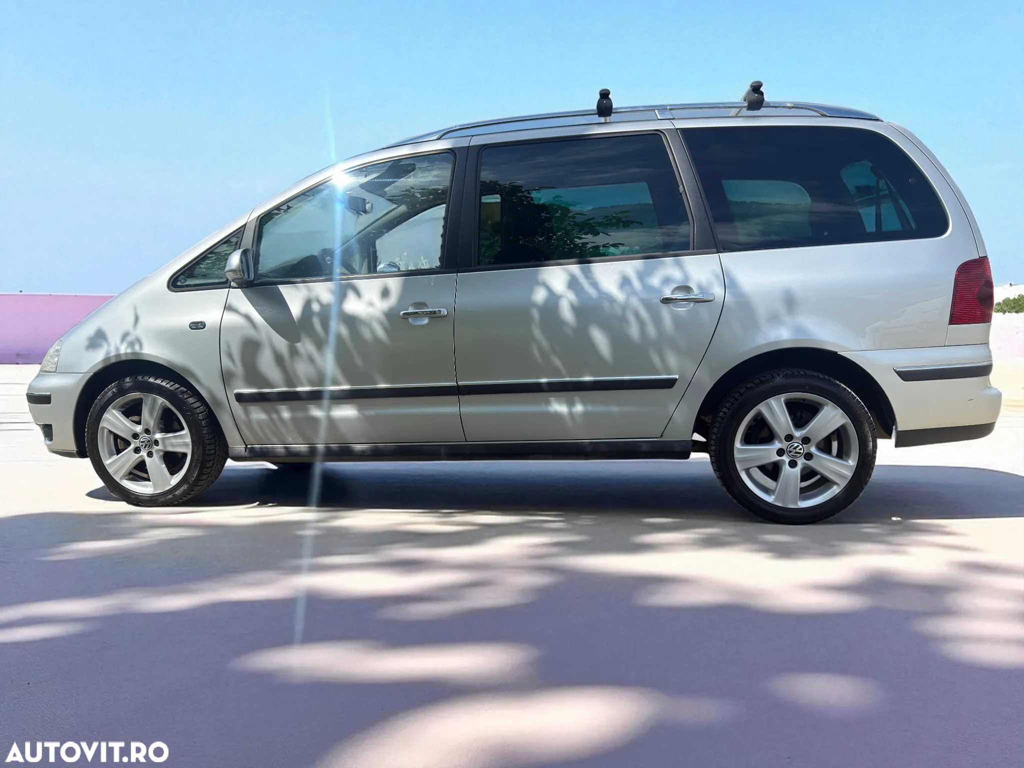 Volkswagen Sharan 2.0 TDI DPF Exclusive Edition - 4