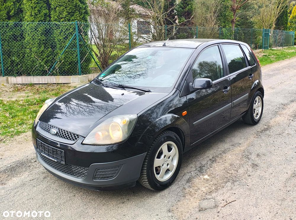 Ford Fiesta 1.3 Ambiente - 1