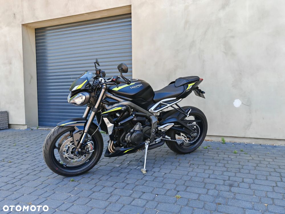 Triumph Street Triple - 11