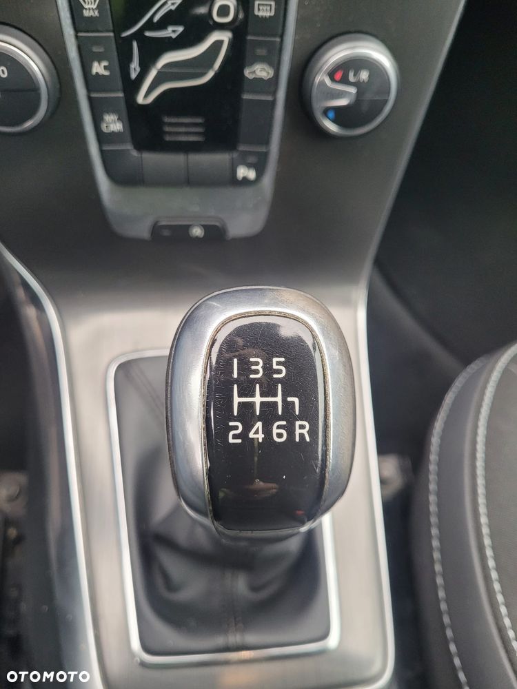 Volvo V40 D2 Kinetic - 6