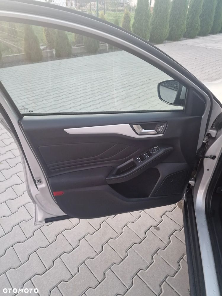 Ford Focus 1.5 EcoBlue Active Business - 17