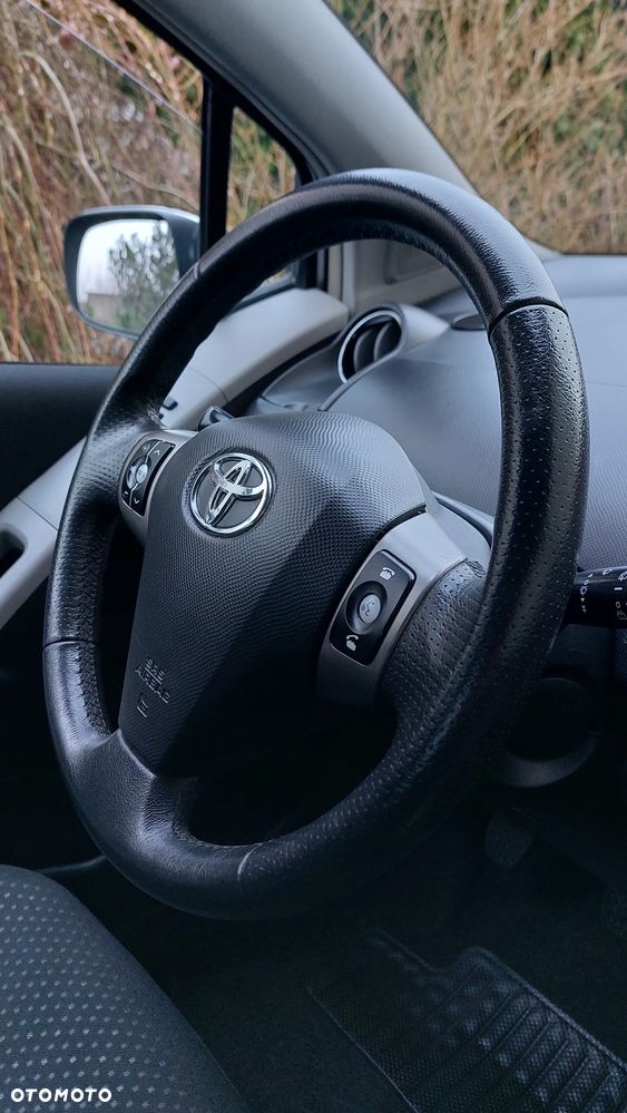 Toyota Yaris 1.33 Prestige - 21