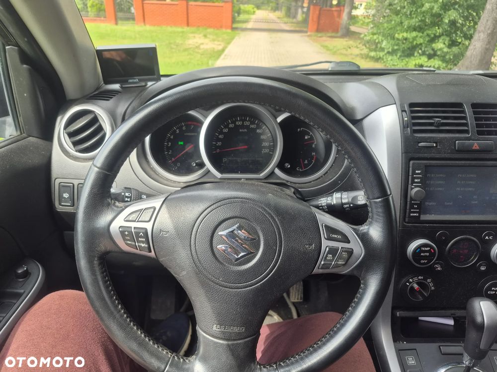 Suzuki Grand Vitara 2.4 De Luxe - 19
